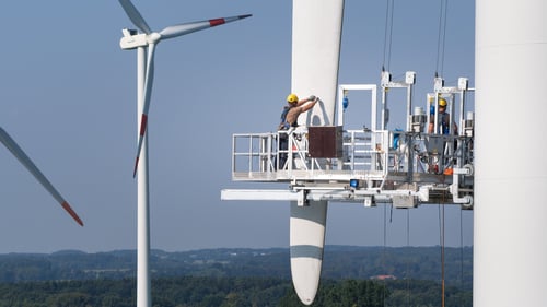 Wind turbine maintenance