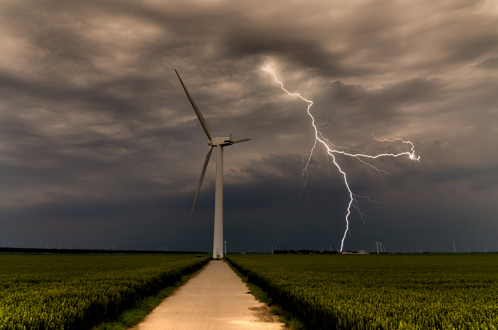 Lightning threat to wind turbine